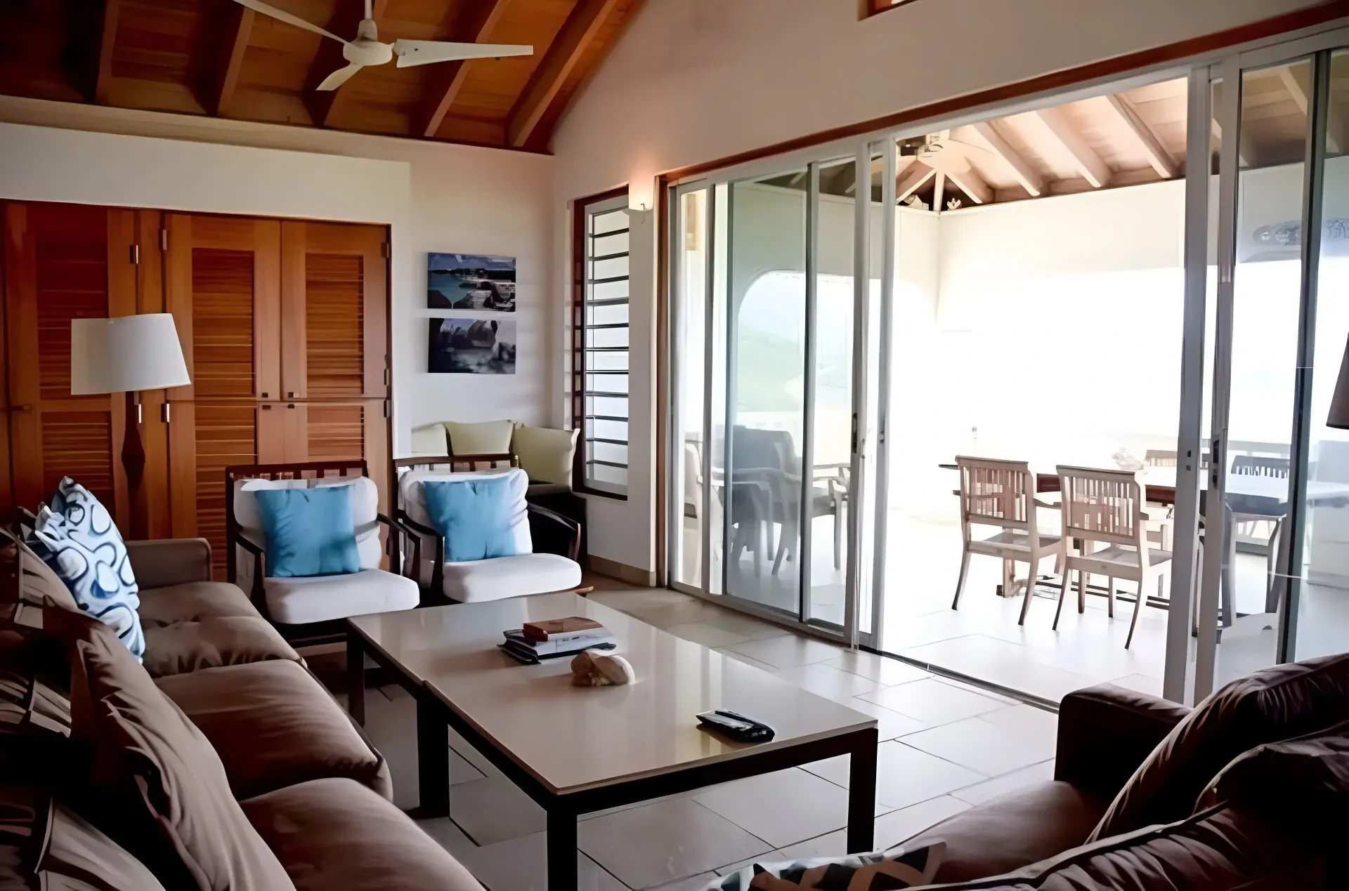 Lake Zurich Residence gallery image